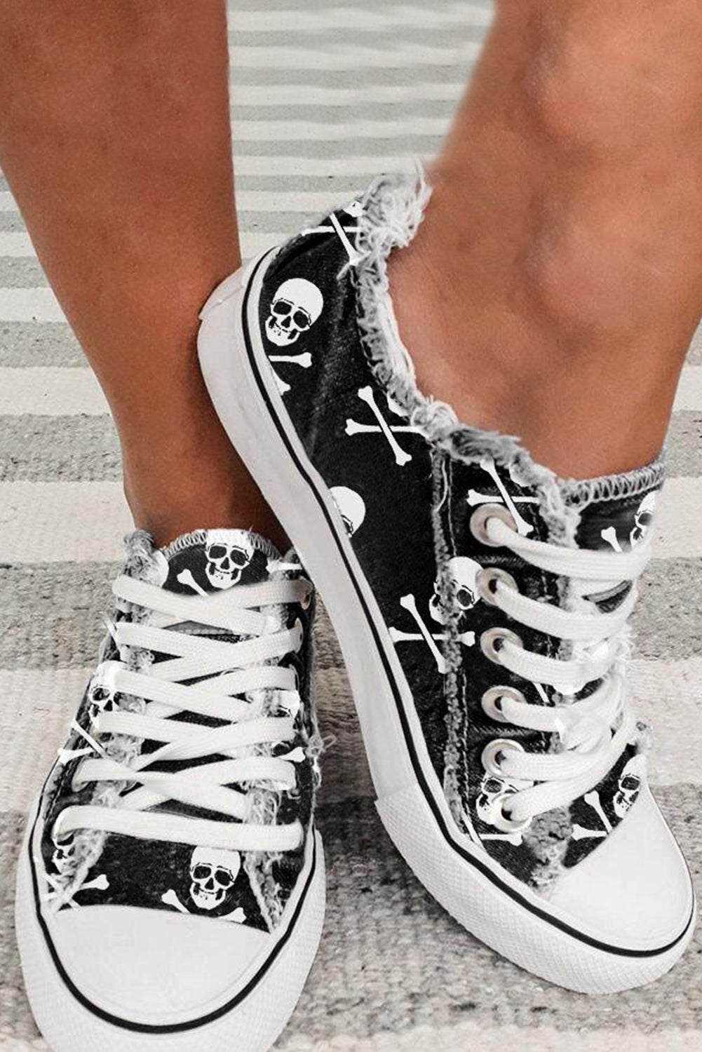 Black Skull Lace-up Sneakers