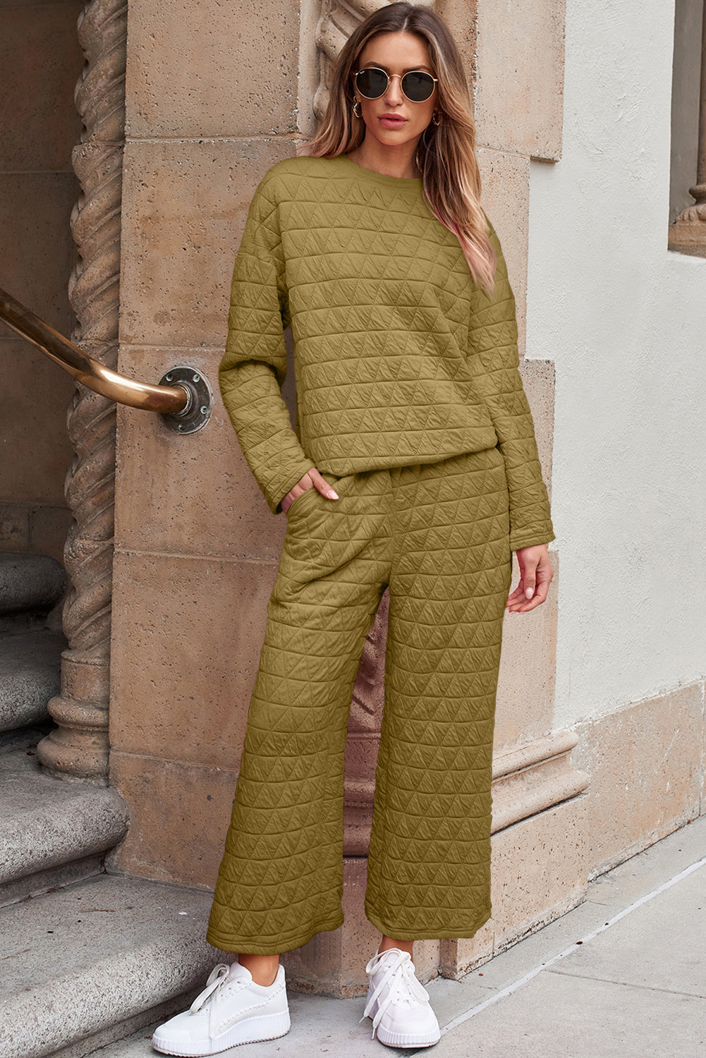 Solid Quilted Pullover Outfit